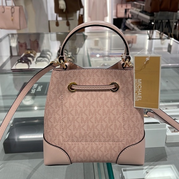 MICHAEL KORS 35F2GM9M1B MERCER SMALL BUCKET DRAWSTRING CROSSBODY
Dk Powder Blush - Picture 9 of 16